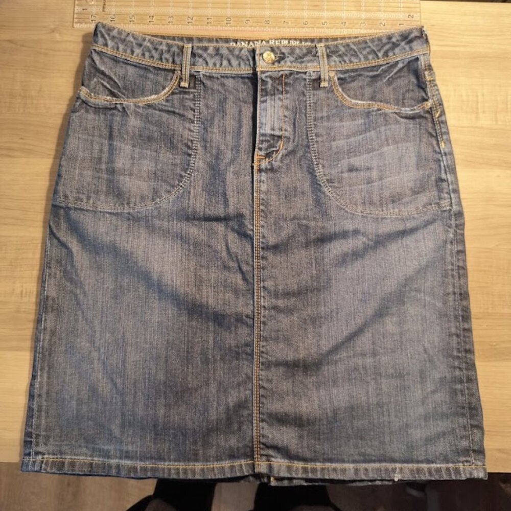 Banana Republic denim skirt